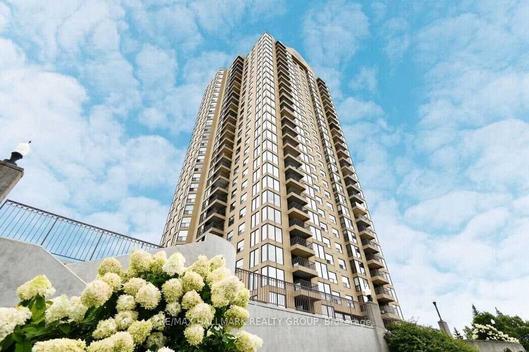 Property Photo:  545 St Laurent Boulevard 1006  ON K1K 4H9 