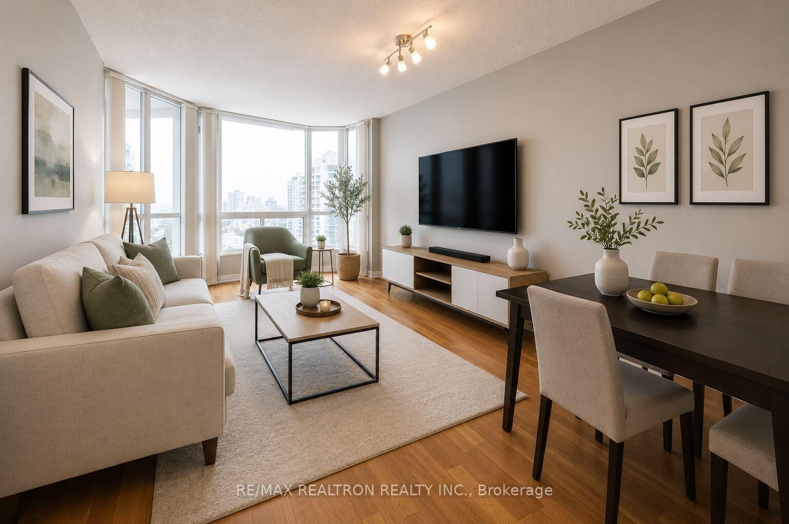 Property Photo:  4450 Tucana Court 1606  ON L5R 3R4 