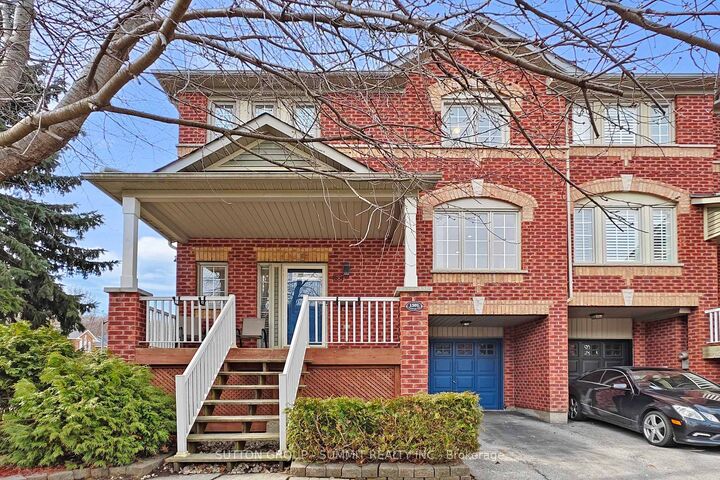 Property Photo: 1591 Woodhenge Way ON L5N 7T1