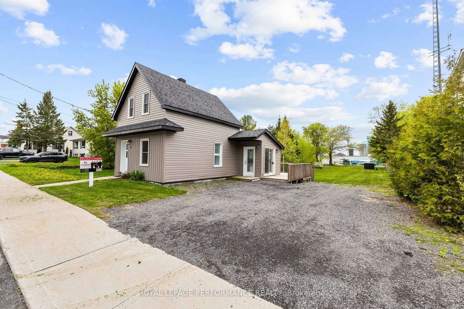 Property Photo:  6 Spring Street  ON K0C 1T0 