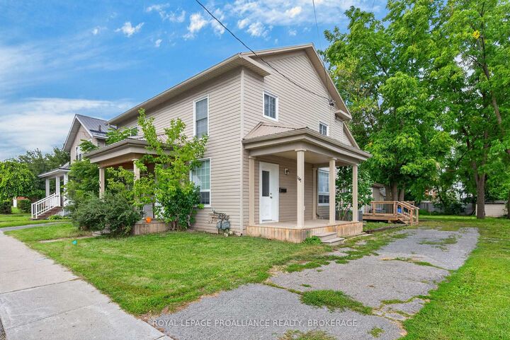 Property Photo: 167-169 Centre Street N ON K7R 1N6