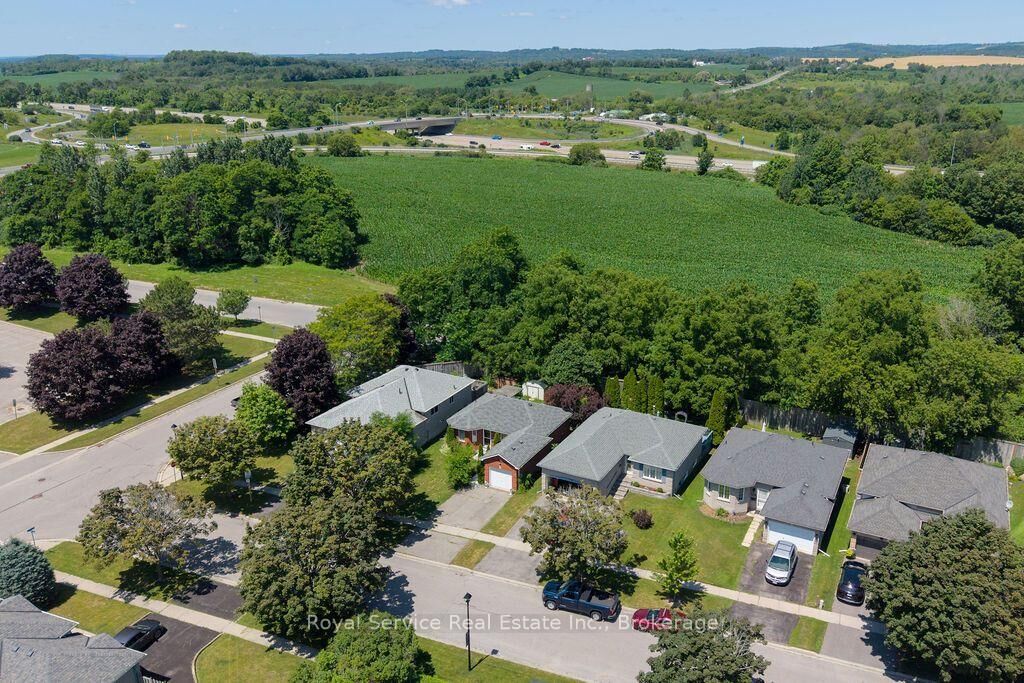 Photo de la propriété:  1104 Tillison Avenue  ON K9A 5N4 