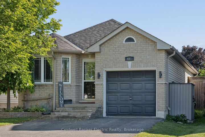Property Photo:  661 Clancy Crescent  ON K9K 2S3 