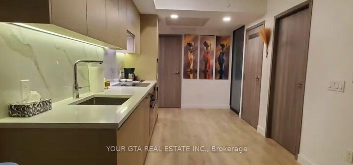 Property Photo:  3 Concord Cityplace Way  ON M5V 0X4 