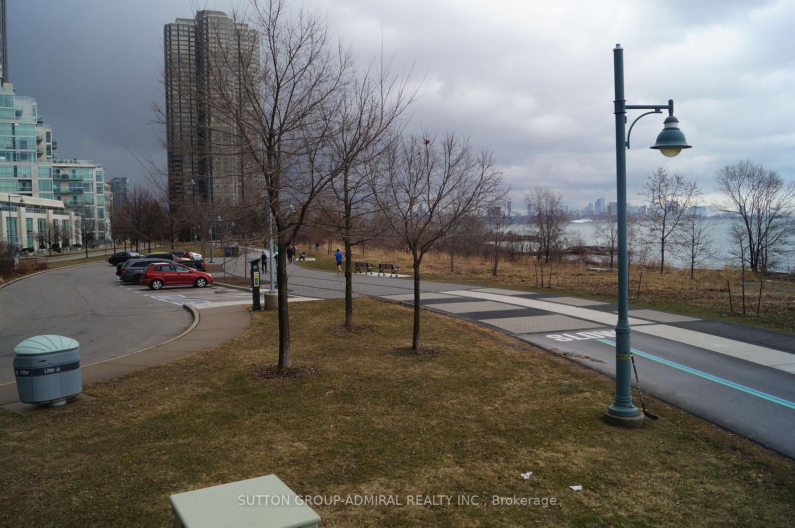 Property Photo:  30 Shore Breeze Drive 1914  ON M8V 1A1 