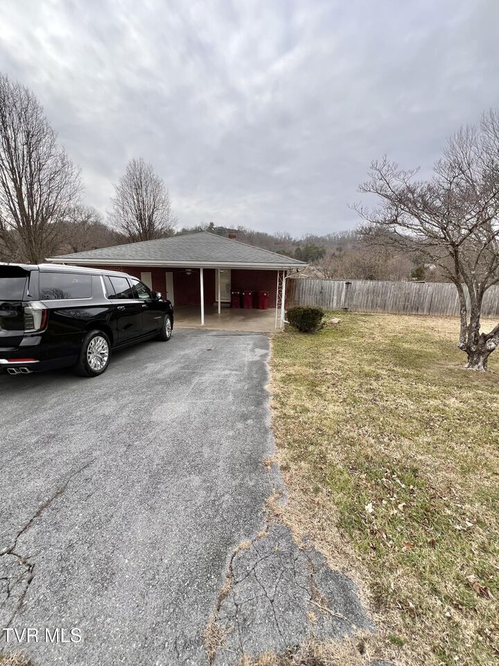 Property Photo: 2700 Schumway Drive TN 37601
