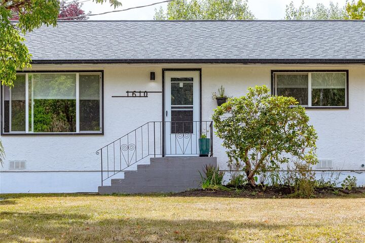 Property Photo:  1610 Glen Rd  BC V0R 1N1 