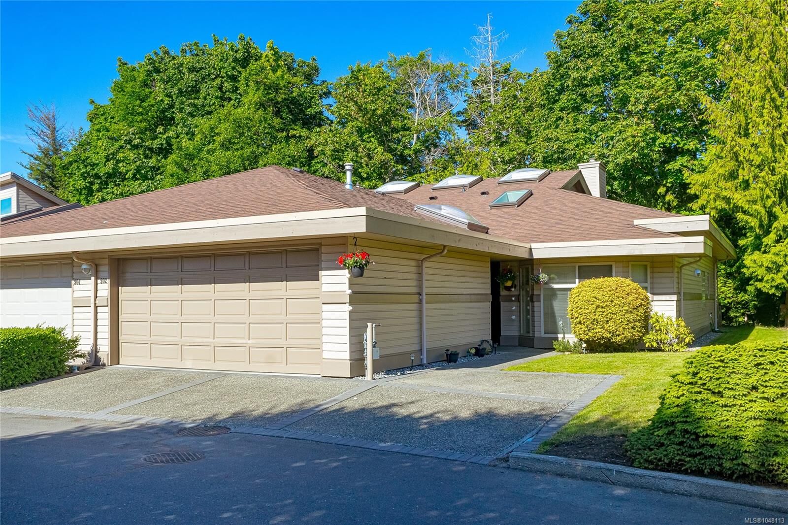 Property Photo:  902 Lakes Blvd  BC V9P 2P8 