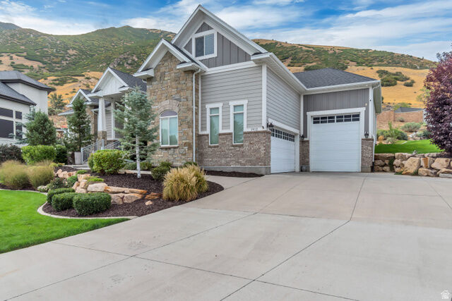 Property Photo: 1912 E Somerset Ridge Dr UT 84020