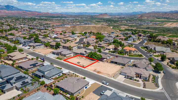 Property Photo:  1031 S 1740 E 3  UT 84790 