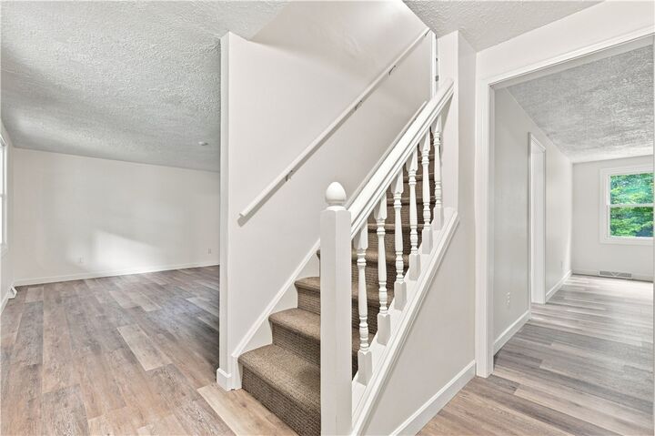 Property Photo:  450 Greenwood Dr  PA 16148 