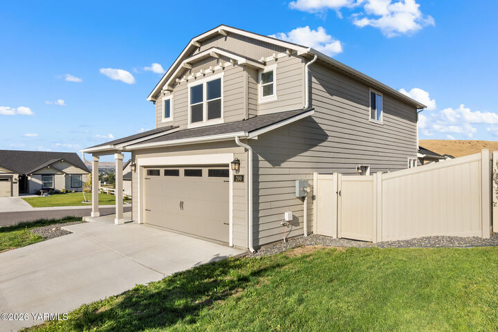 Property Photo: 200 Rio Bravo St WA 99350