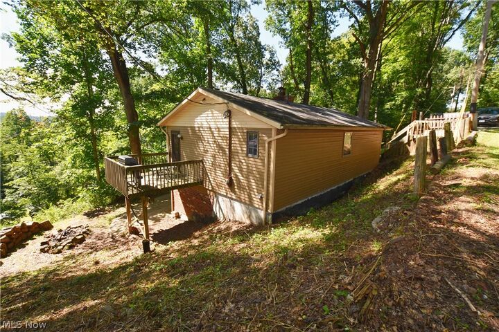 Property Photo:  7923 Lakeview Drive SW  OH 44615 