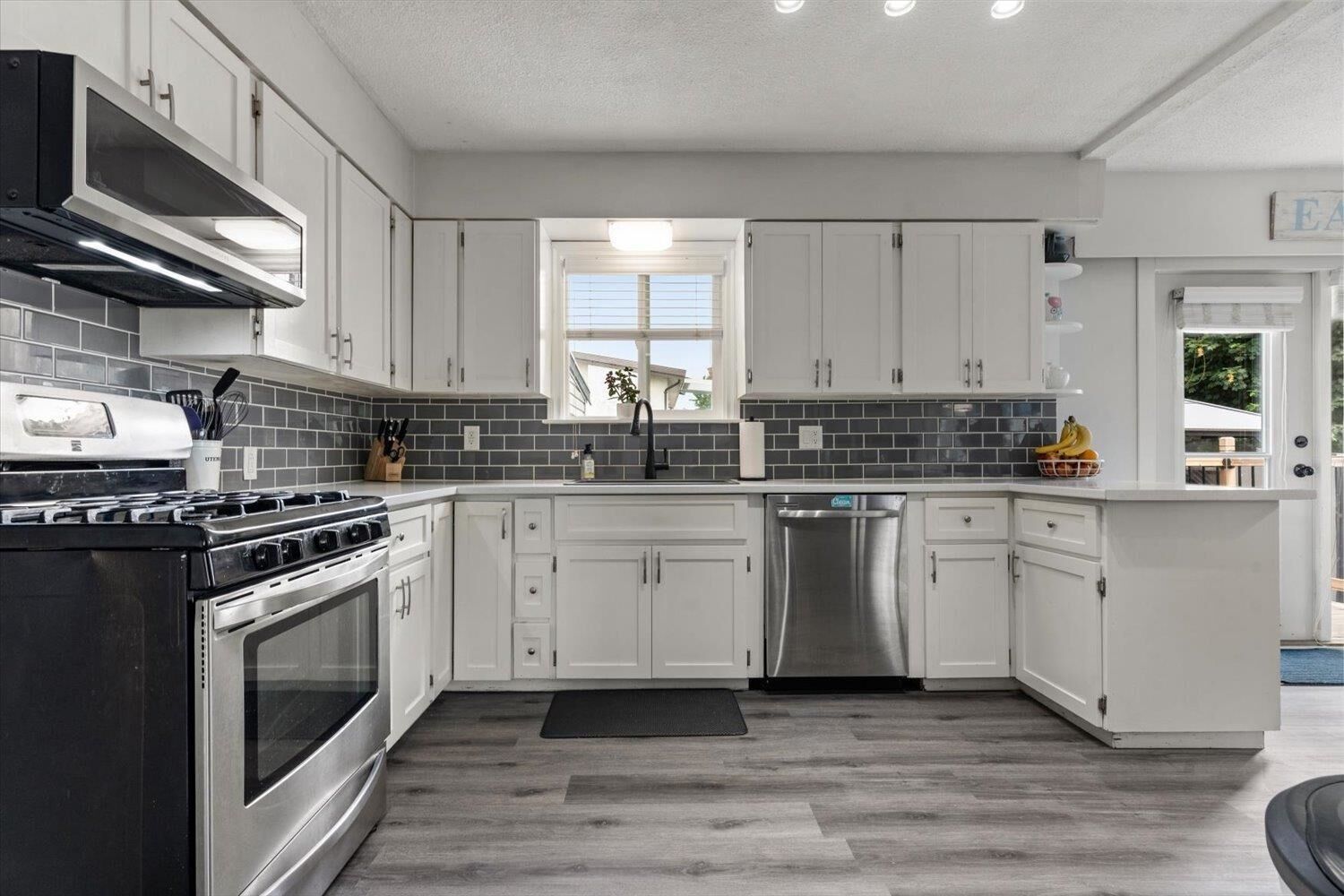 Property Photo:  46551 Teton Avenue  BC V2P 6M3 