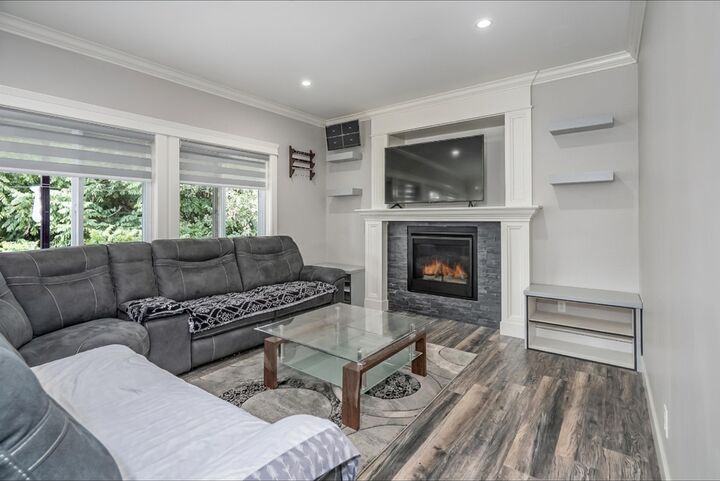 Property Photo:  33993 McPhee Place  BC V2V 0E7 
