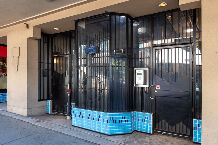Property Photo:  2556 E Hastings Street L2  BC V5K 1Z3 