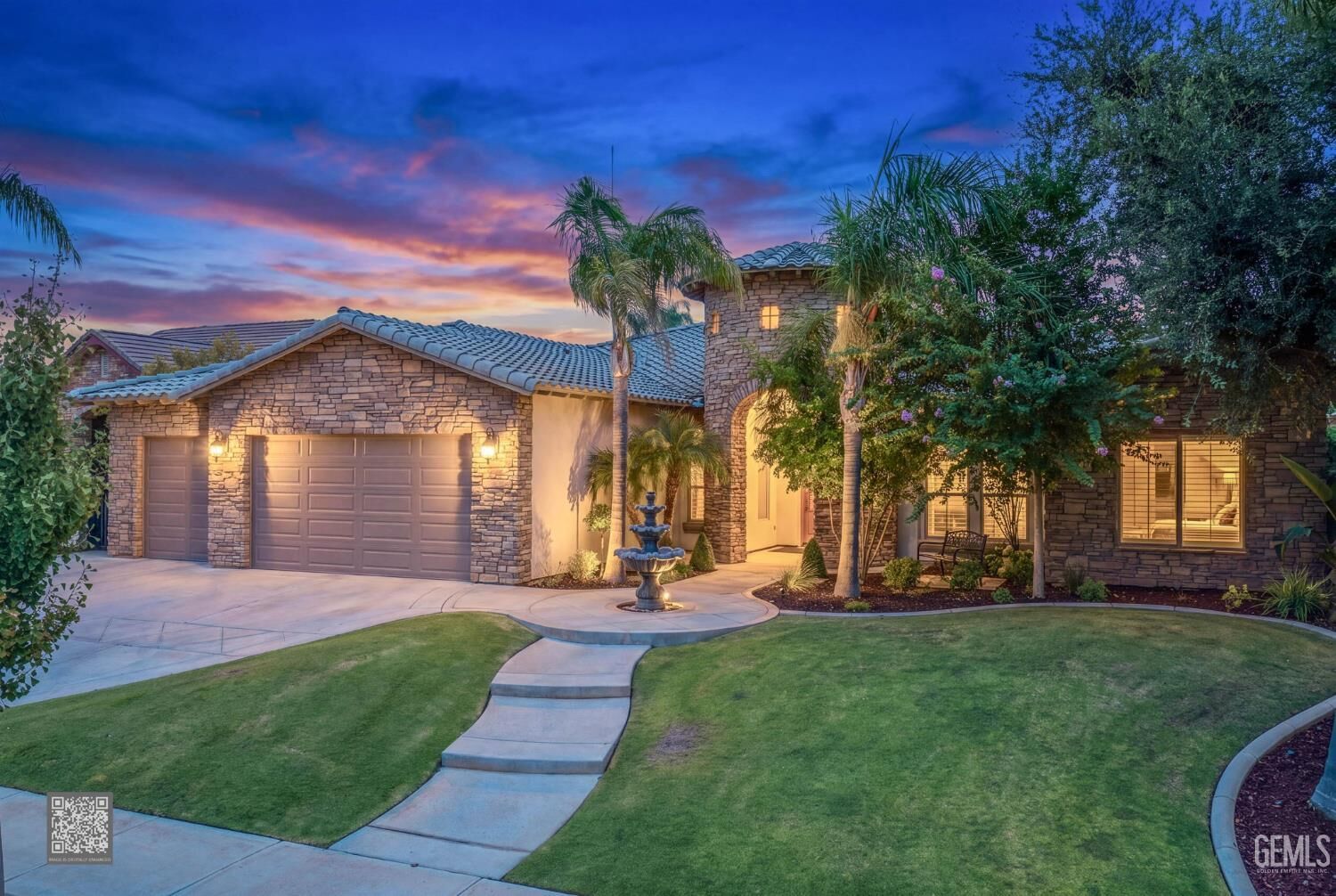 Property Photo: 2304 Exton Street CA 93311