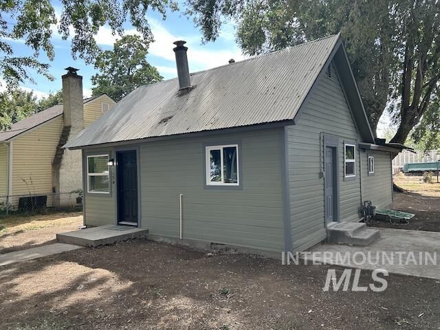 Property Photo: 519 N Boise Ave ID 83617