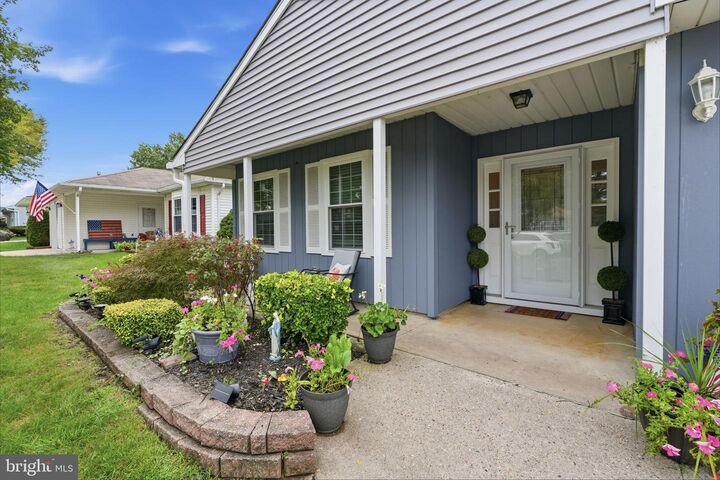 Property Photo:  307 Hilltop Ln E  NJ 08022 
