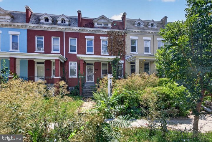 Property Photo:  612 Lamont Street NW  DC 20010 