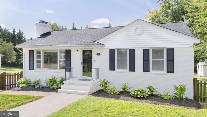 Property Photo:  122 Elizabeth Street  VA 22701 