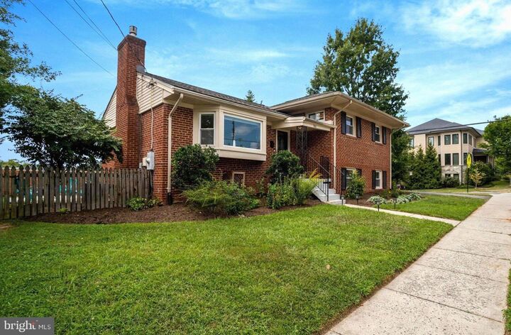 Property Photo:  900 S Utah Street  VA 22204 