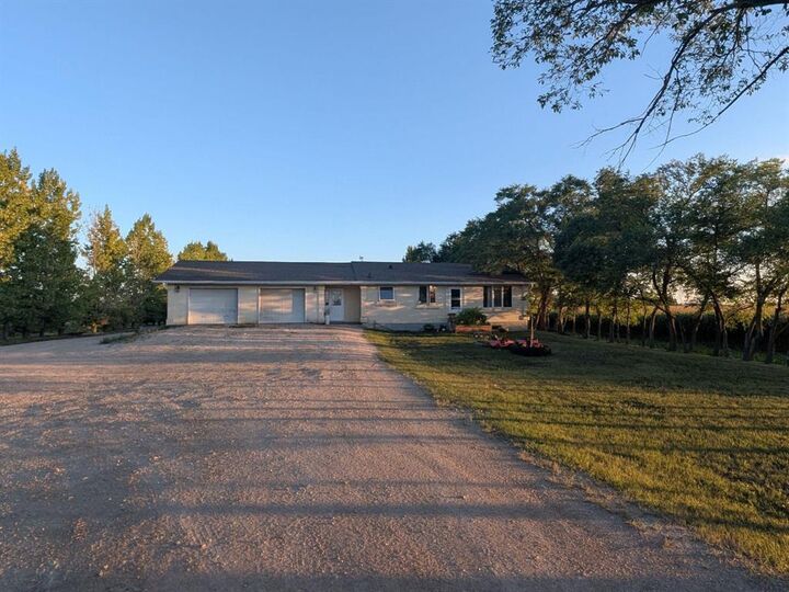 Photo de la propriété:  34088 (Blumenhoff) 41N Road  MB R0A 0C1 