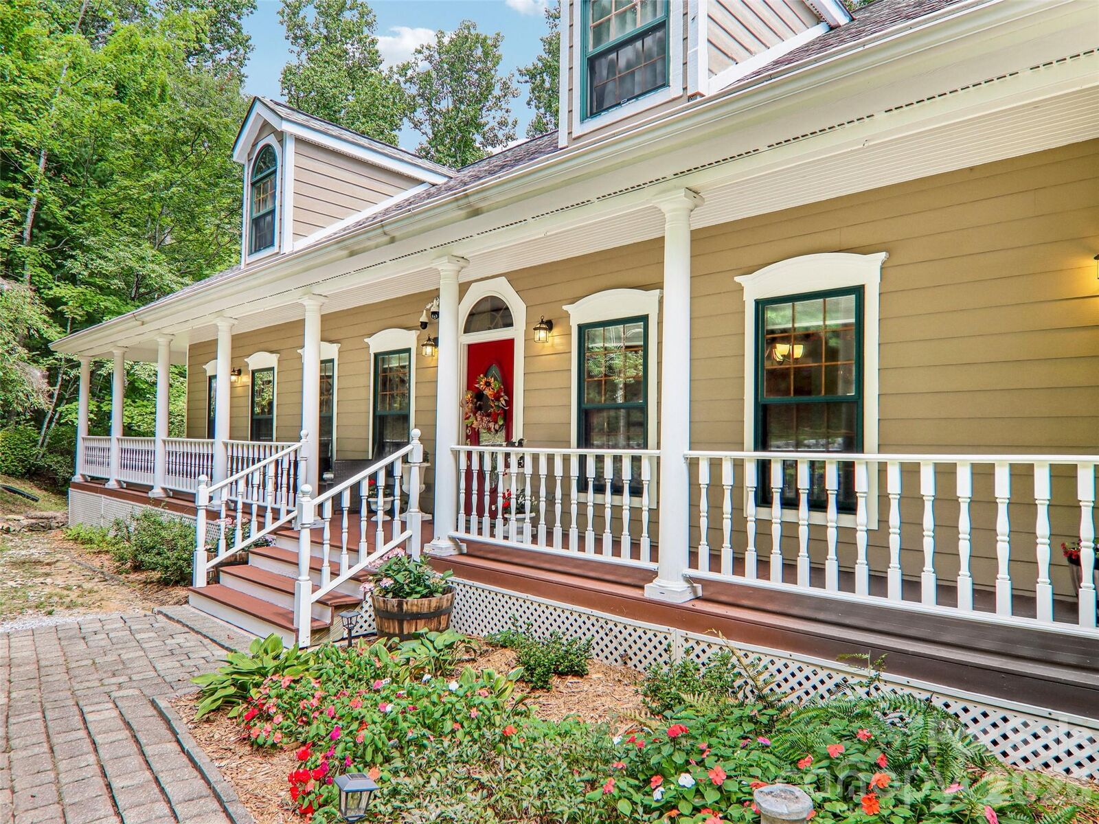 Property Photo: 16 Hobe Crest NC 28792