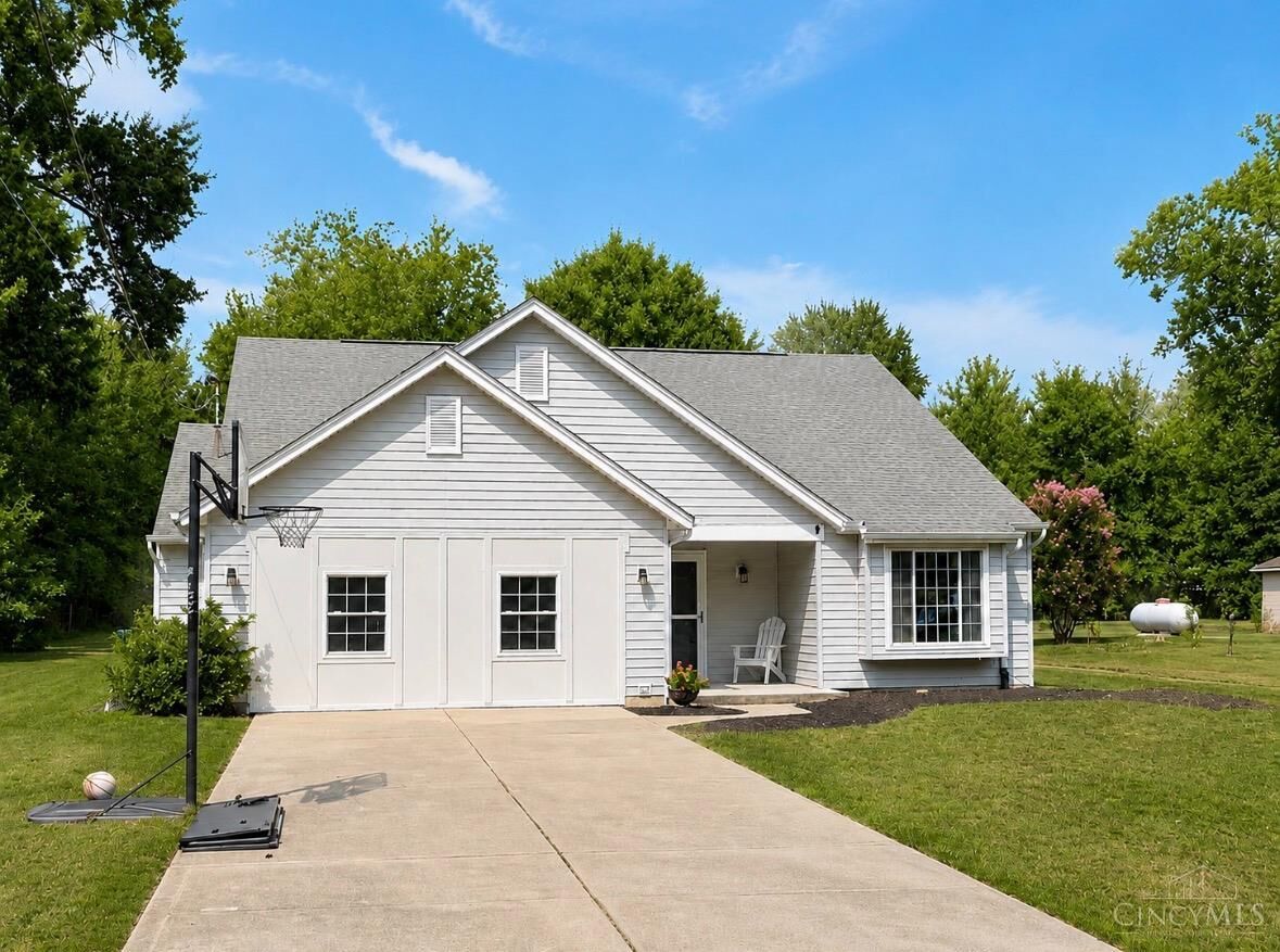 Property Photo: 1124 Orchard Lane OH 45102