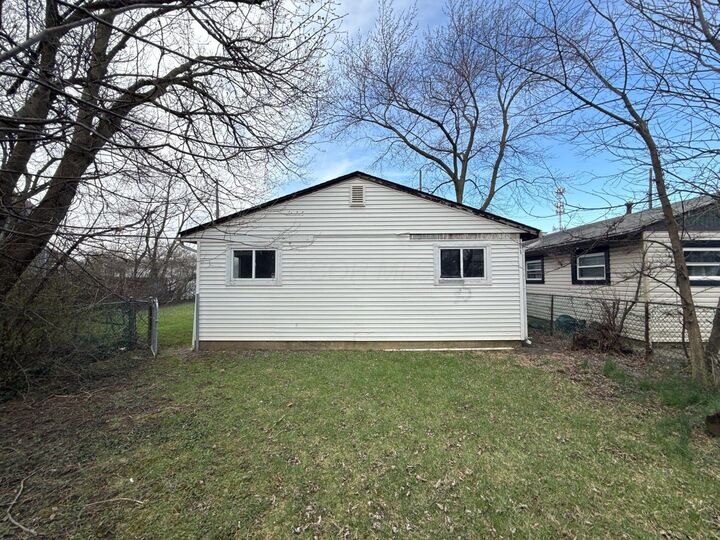 Property Photo:  1482 Kingry Street  OH 43211 