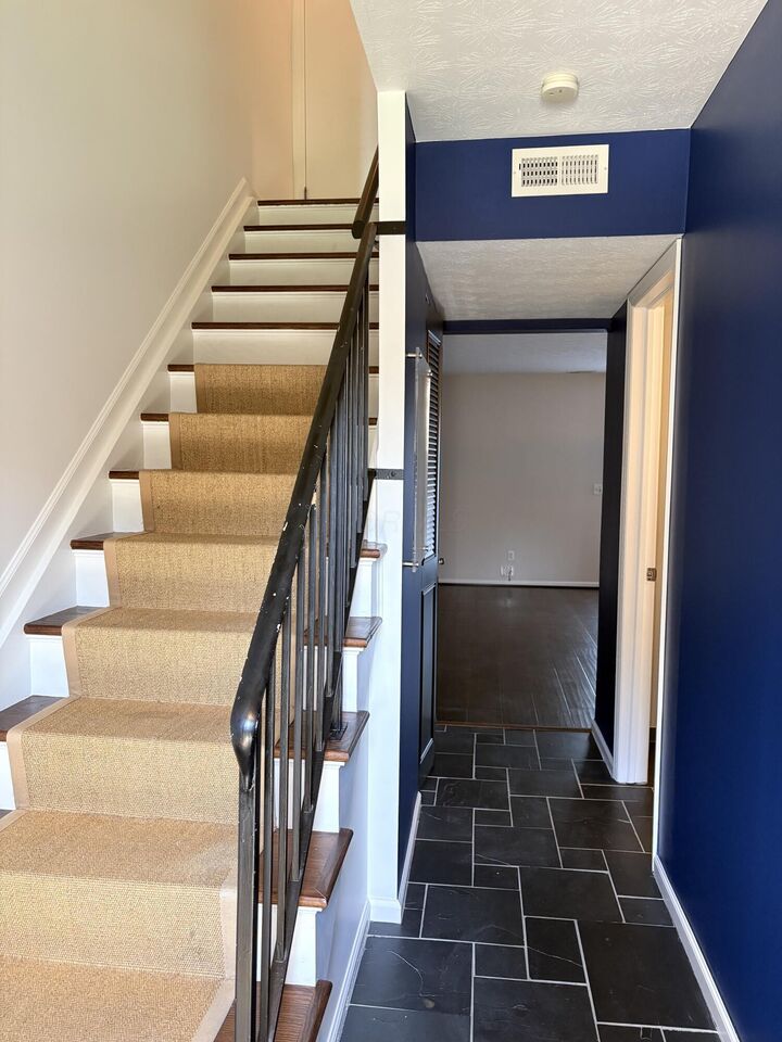 Property Photo: 2802 Churchill Drive OH 43221
