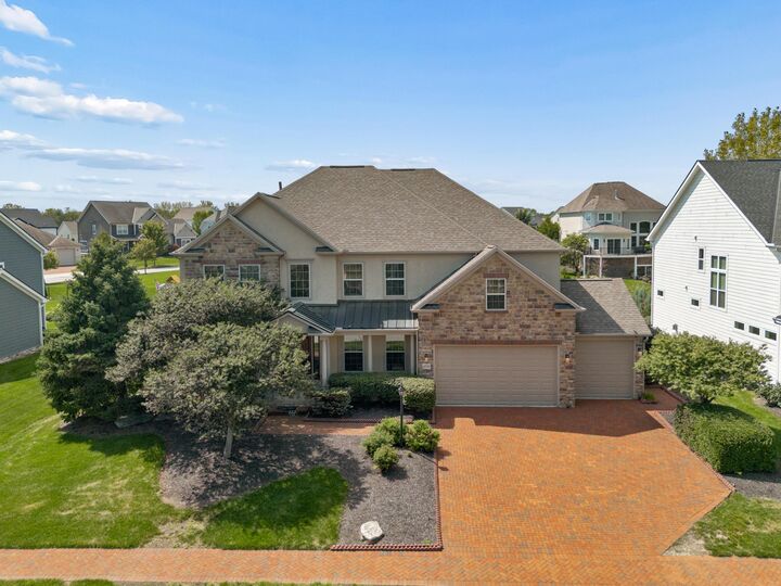 Property Photo:  4558 Hirth Hill E Road  OH 43123 