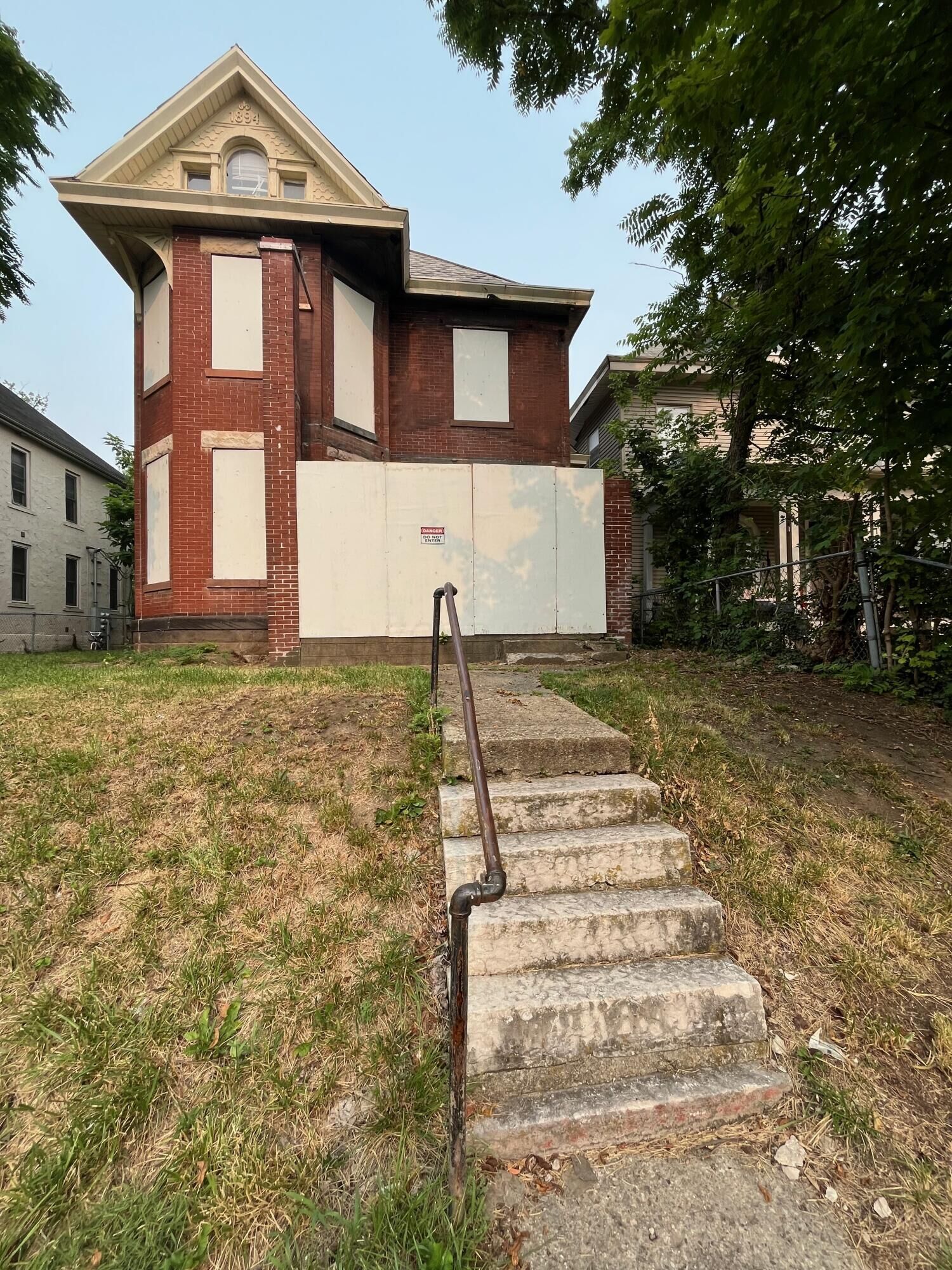 Property Photo:  617 Oakwood Avenue  OH 43205 