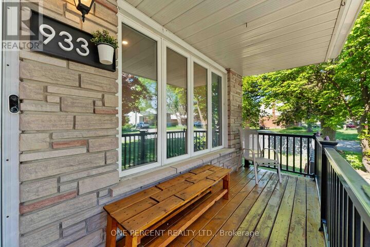 Property Photo:  933 Kincaid Court  ON K1V 6N7 