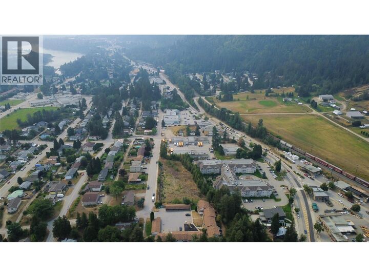 Property Photo:  502 11th Avenue  BC V1N 1J5 