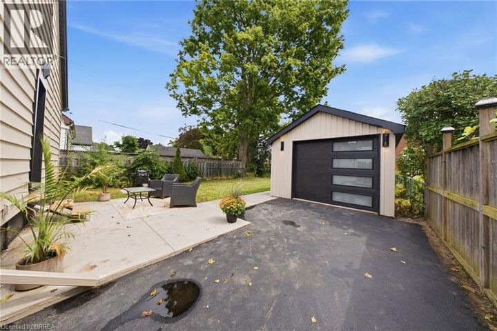Property Photo:  77 Abigail Avenue  ON N3R 4S4 