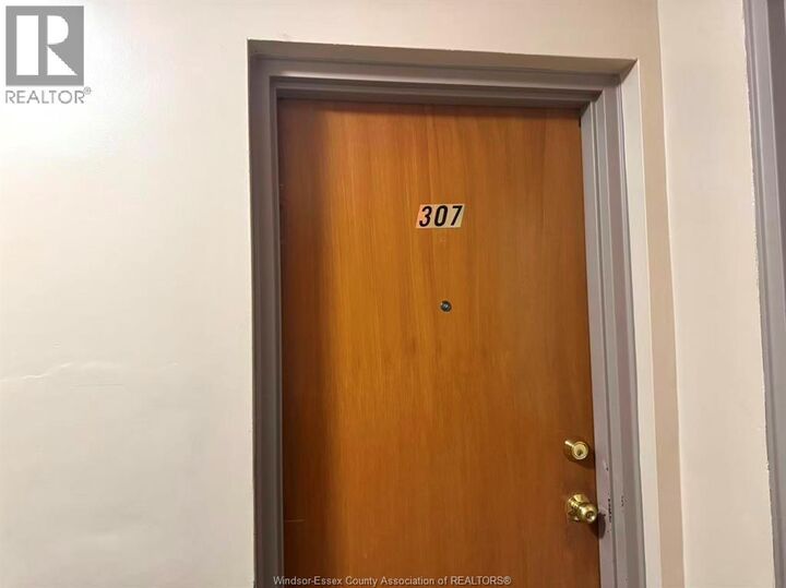Property Photo:  6530 Wyandotte Street East 307  ON N8S 1P2 