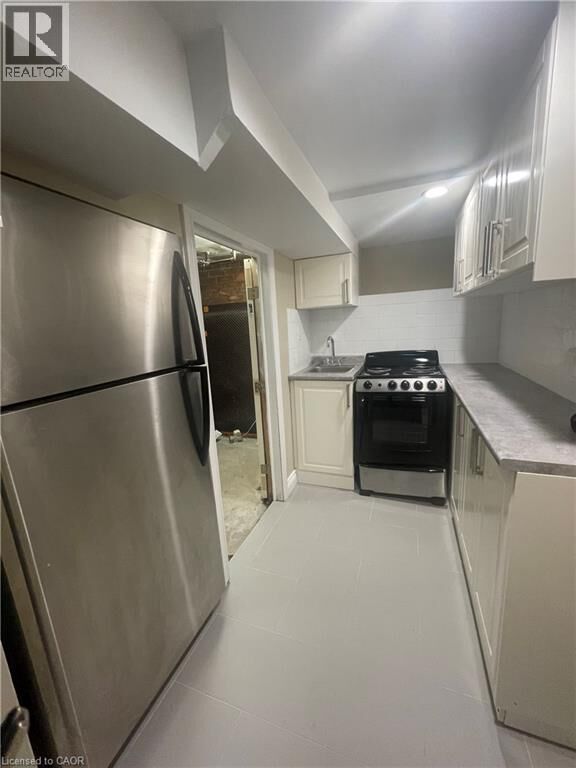 Property Photo:  73 Barnesdale Boulevard 2 Lower  ON L8M 2V5 