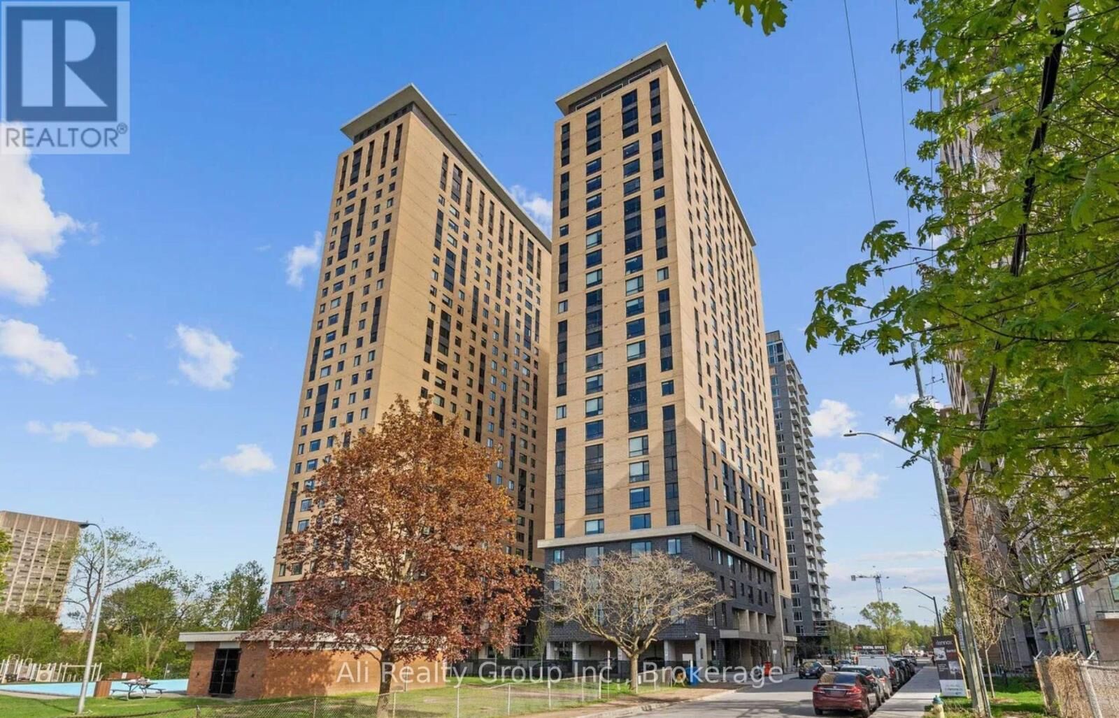 Property Photo:  105 Champagne Avenue South 603  ON K1S 5E5 
