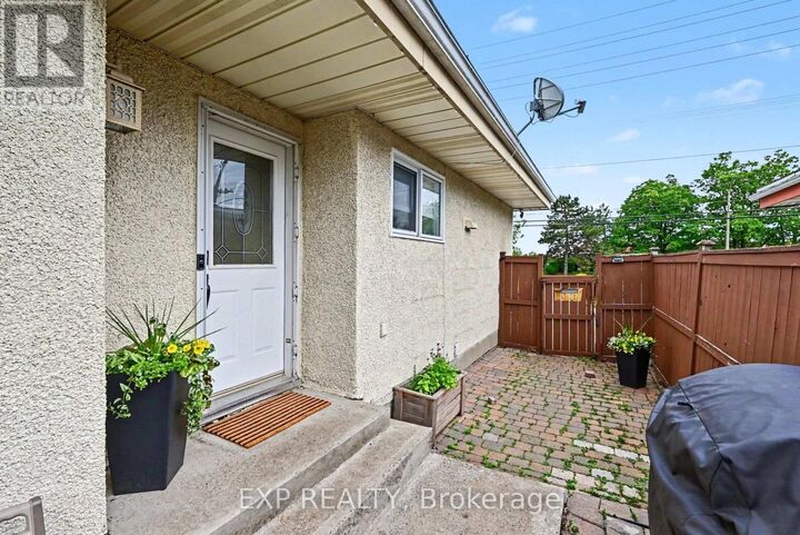 Property Photo:  2385 Walkley Road  ON K1G 3H1 