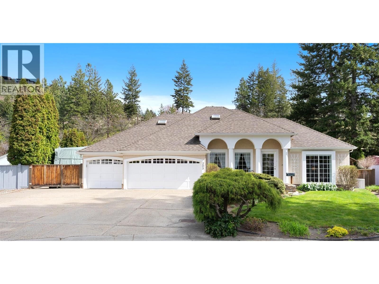 Property Photo:  205 Merlin Court  BC V1V 1N2 