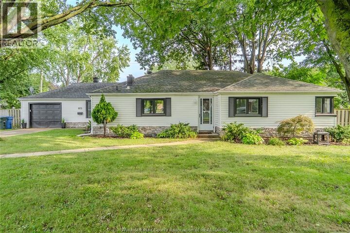 Property Photo:  805 Roselawn Drive  ON N9E 1K7 
