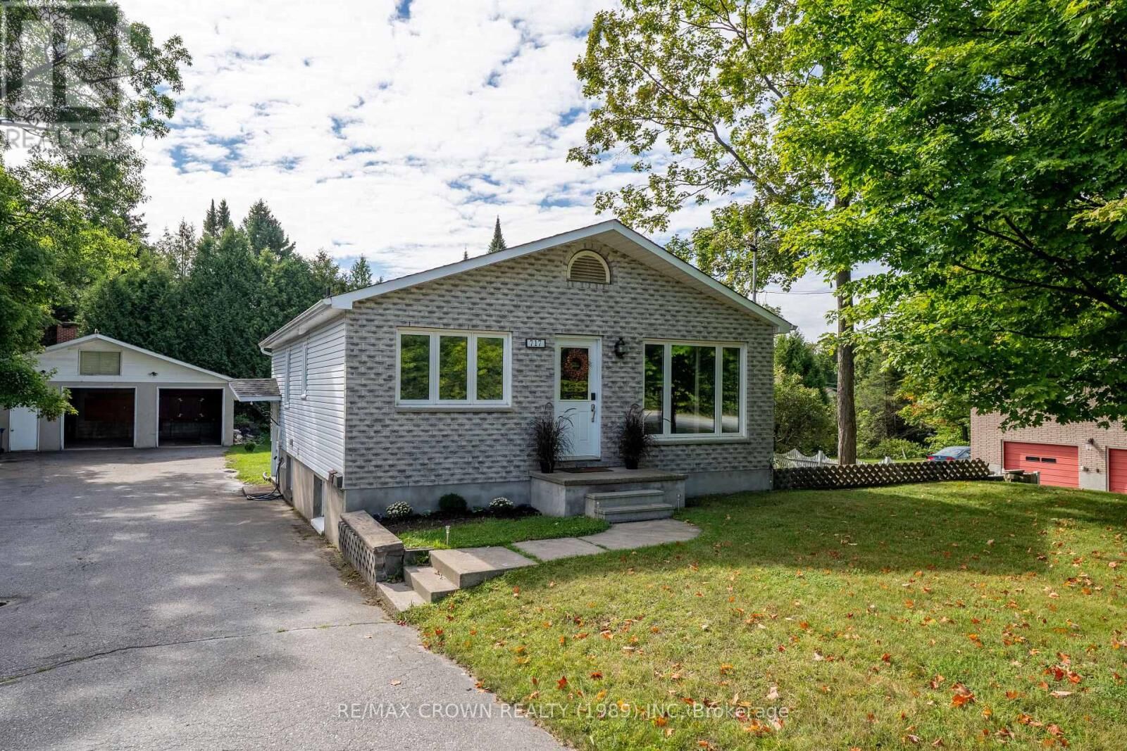 Property Photo:  717 Airport Road  ON P1C 1A3 