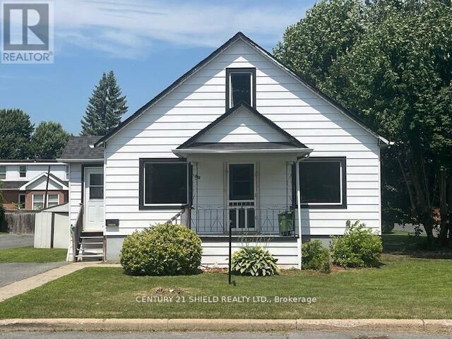 Photo de la propriété:  513 Fourth Street East  ON K6H 2J7 