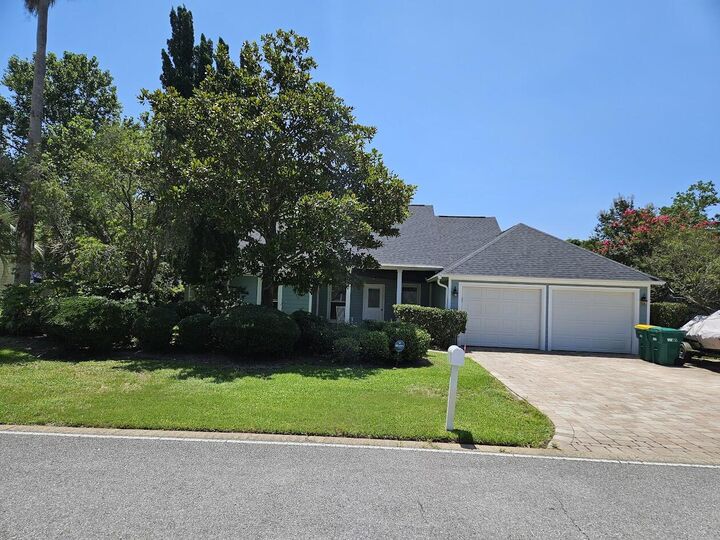 Property Photo:  1131 Bay  FL 32541 