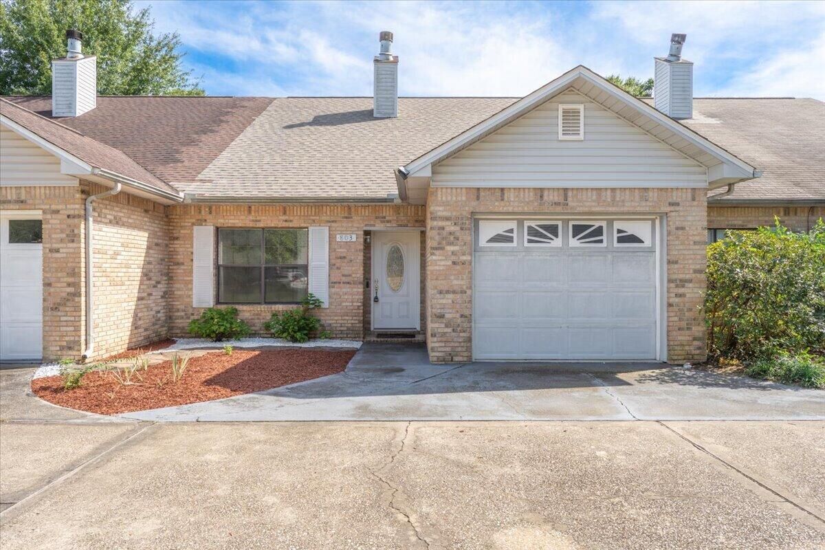 Property Photo: 803 Valley Road FL 32539