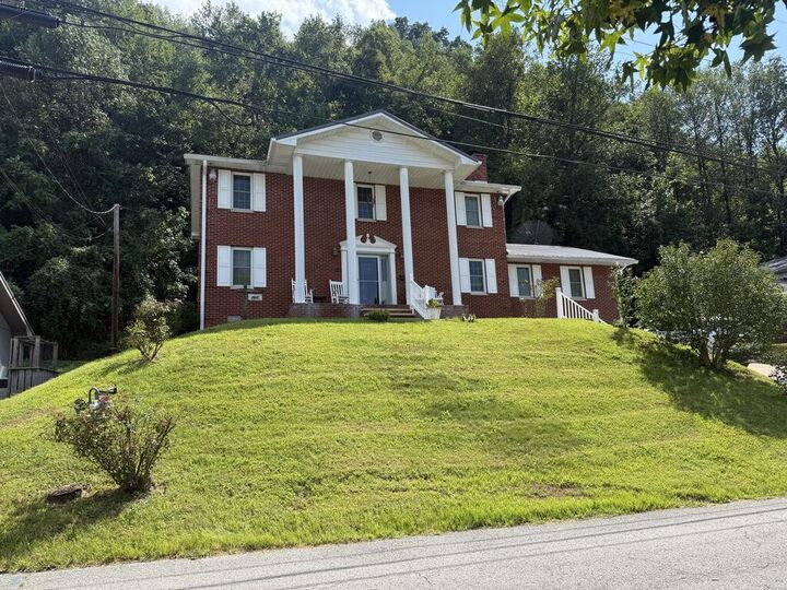 Property Photo:  508 Lincoln Avenue  KY 41240 