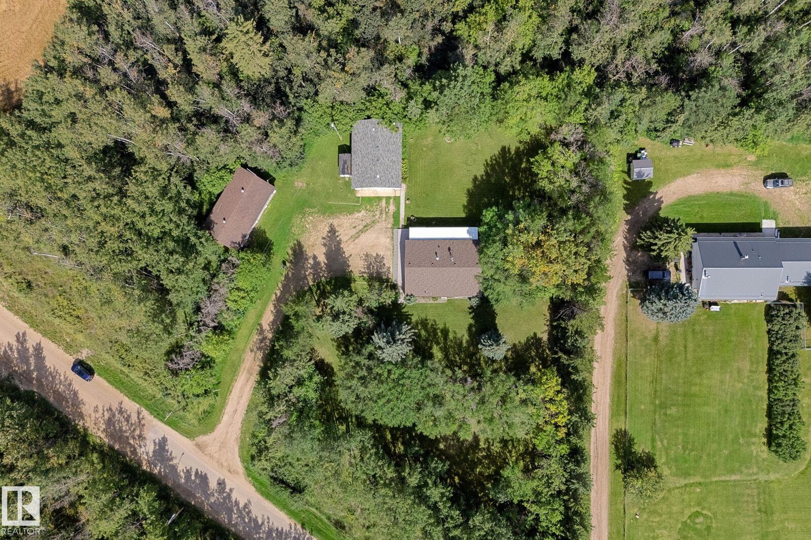 Property Photo:  5020 53 Avenue  AB T0E 1V0 