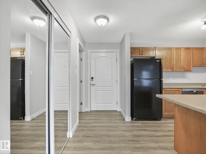Property Photo:  7331 South Terwillegar Drive NW 6221  AB T6R 0L9 