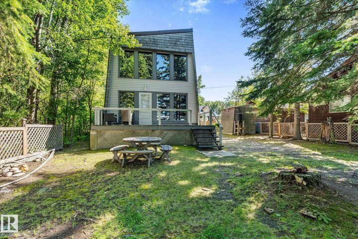 Property Photo:  13 Aspen Avenue  AB T0E 1H0 